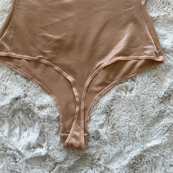 SKIMS Barley There Scoop Bodysuit Clay Size M - Picture 6 of 10